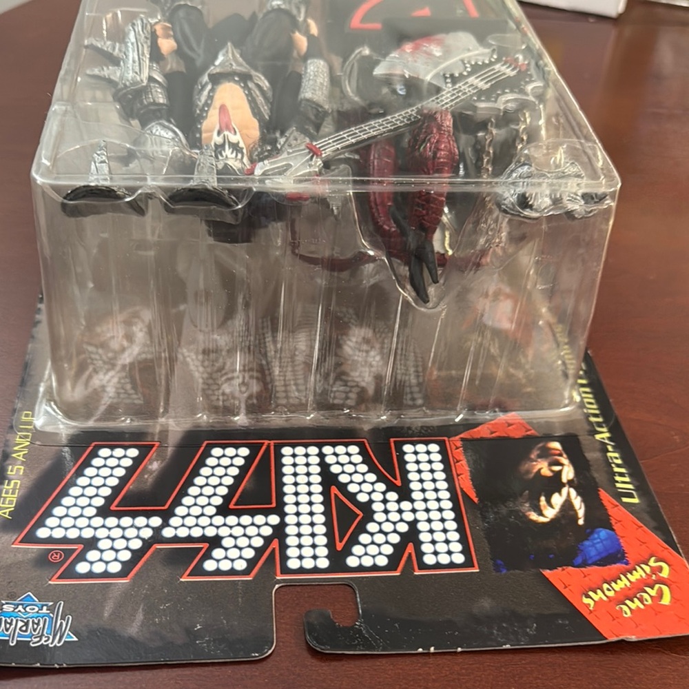 NIB Vintage KISS Gene Simmons McFarlane Toys Ultra Action Figure - Picture 7 of 9